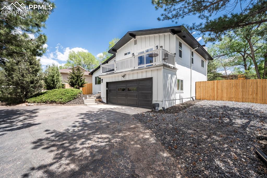 1021 Pioneer Lane photo 3