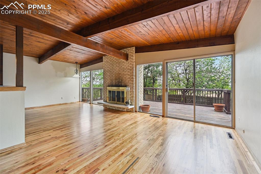 living room w/walkout to deck