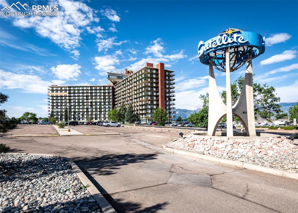 411 Lakewood Circle #A506