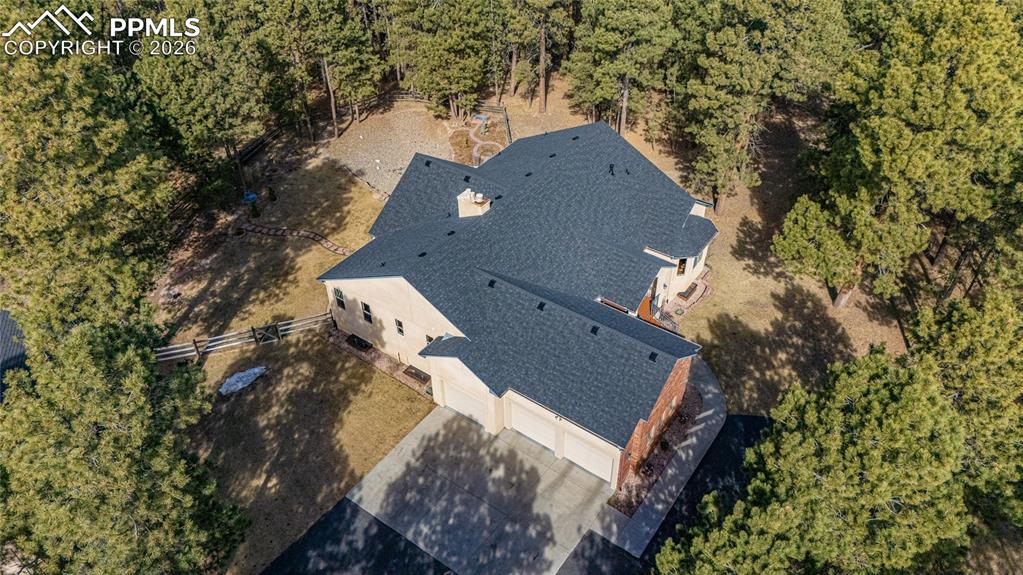 Beautiful lot with a new Class 4 roof.