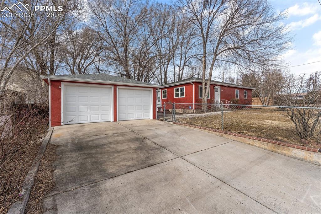 1116 Bennett Avenue photo 3