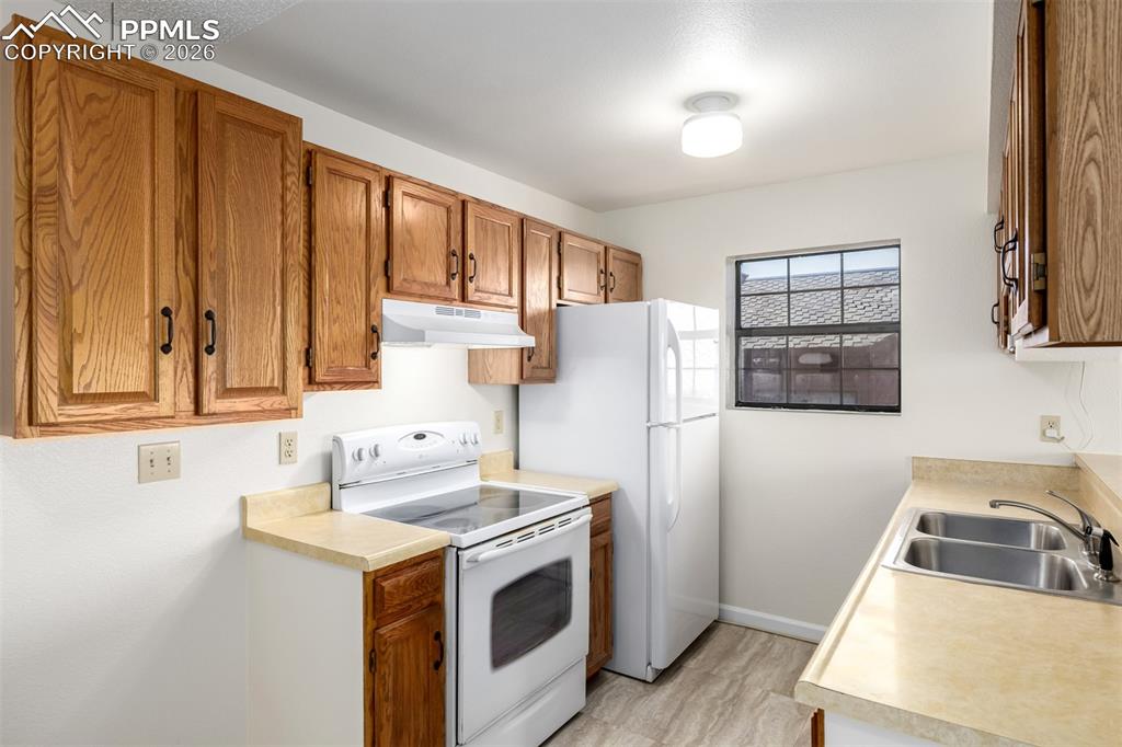 Galley Kitchen to make cooking a breeze