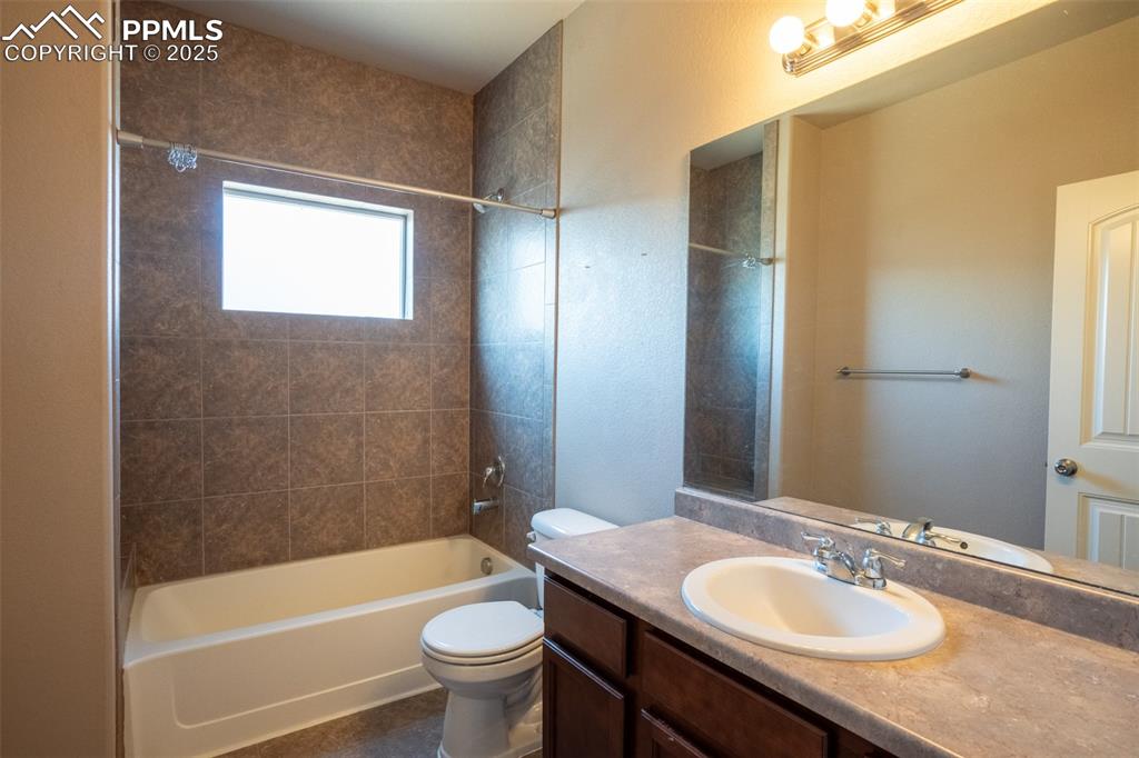 Bathroom 2 (full & main floor)