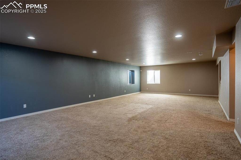 Second living room (basement)