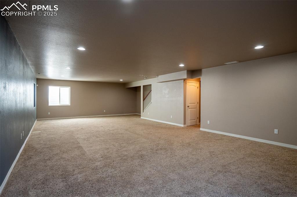 Second living room (basement)