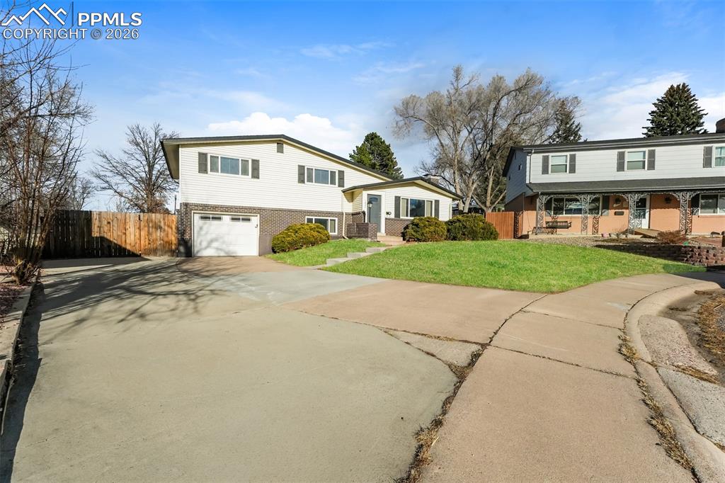 1824 Francis Place photo 2