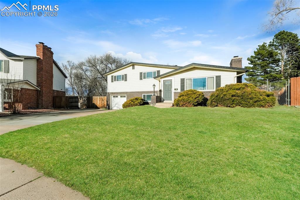 1824 Francis Place photo 3