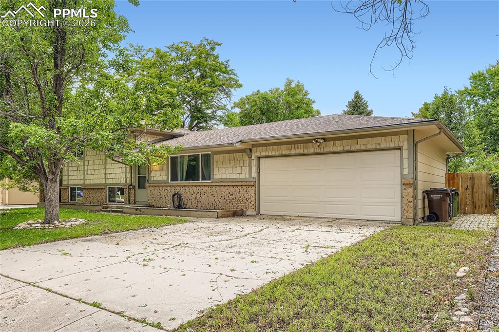 4806 Sprucewood Drive photo 2