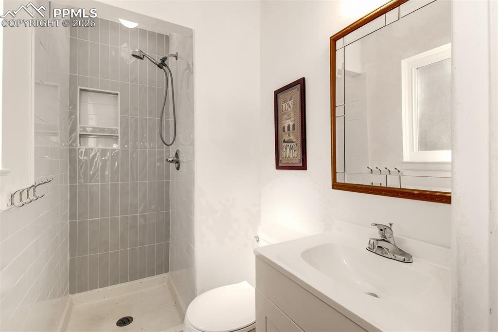 primary bedroom attached bathroom 