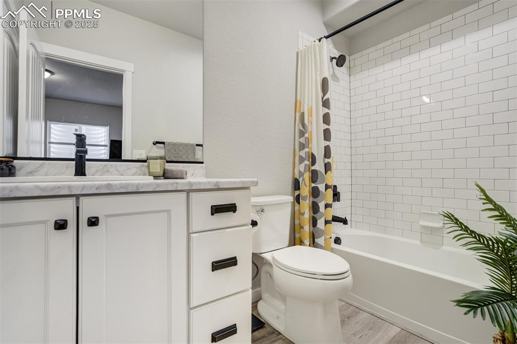 Ensuite bathroom off lower level bedroom