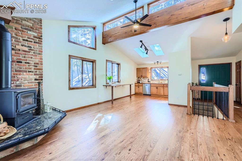 429 Evergreen Court photo 2