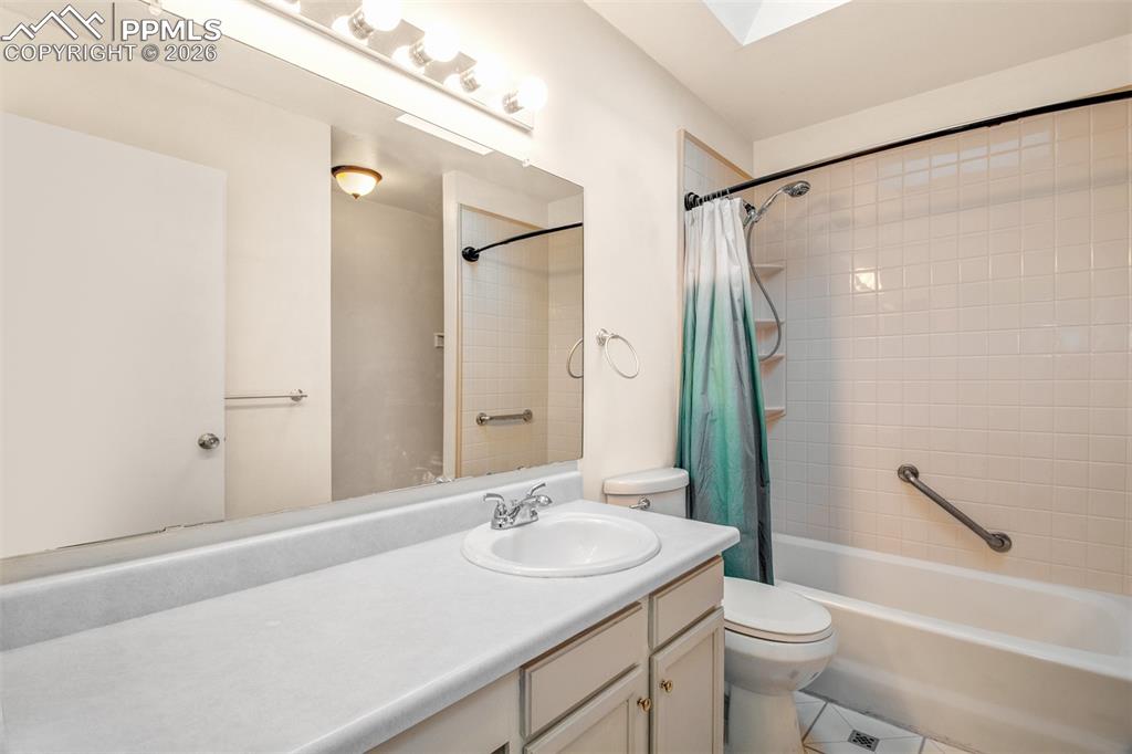 Master full bathroom with great counterspace