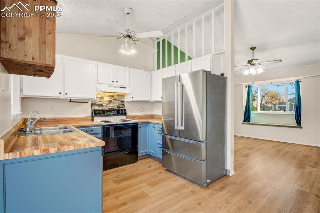 Stainless steel refrigerator and dishwasher