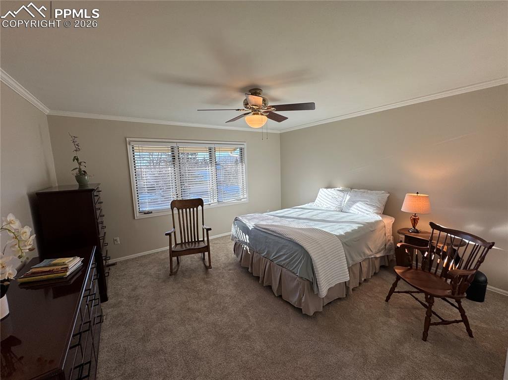 Large upstairs guest bedroom