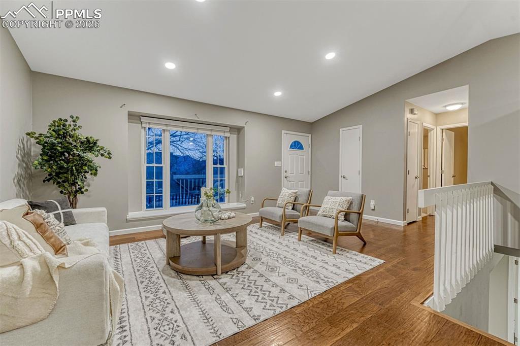 Large bay window allows for plenty of natural light