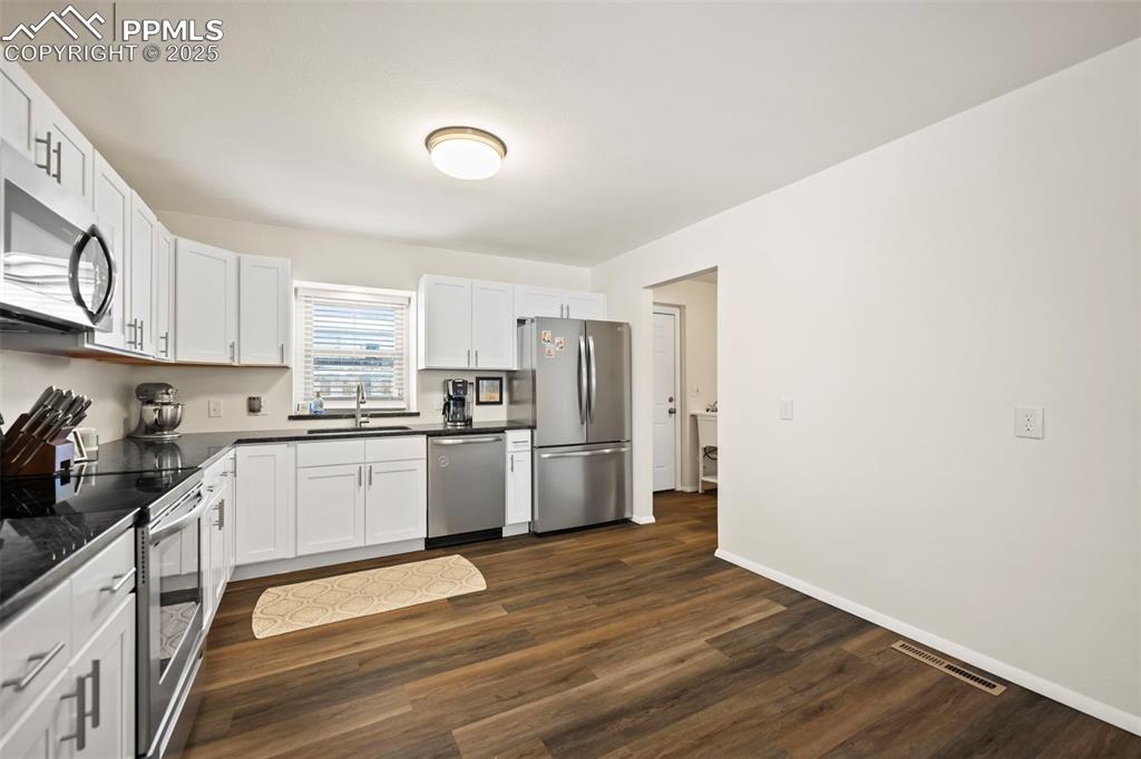 1216 Burnham Street photo 3