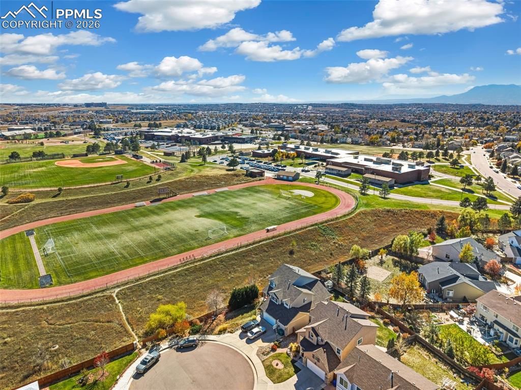 Home is just blocks away from D20 schools!