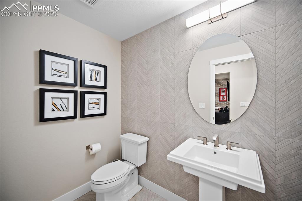 Main level Powder bath.