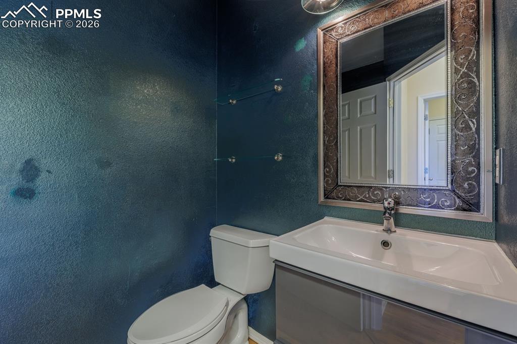 Main Level 3/4 Bathroom