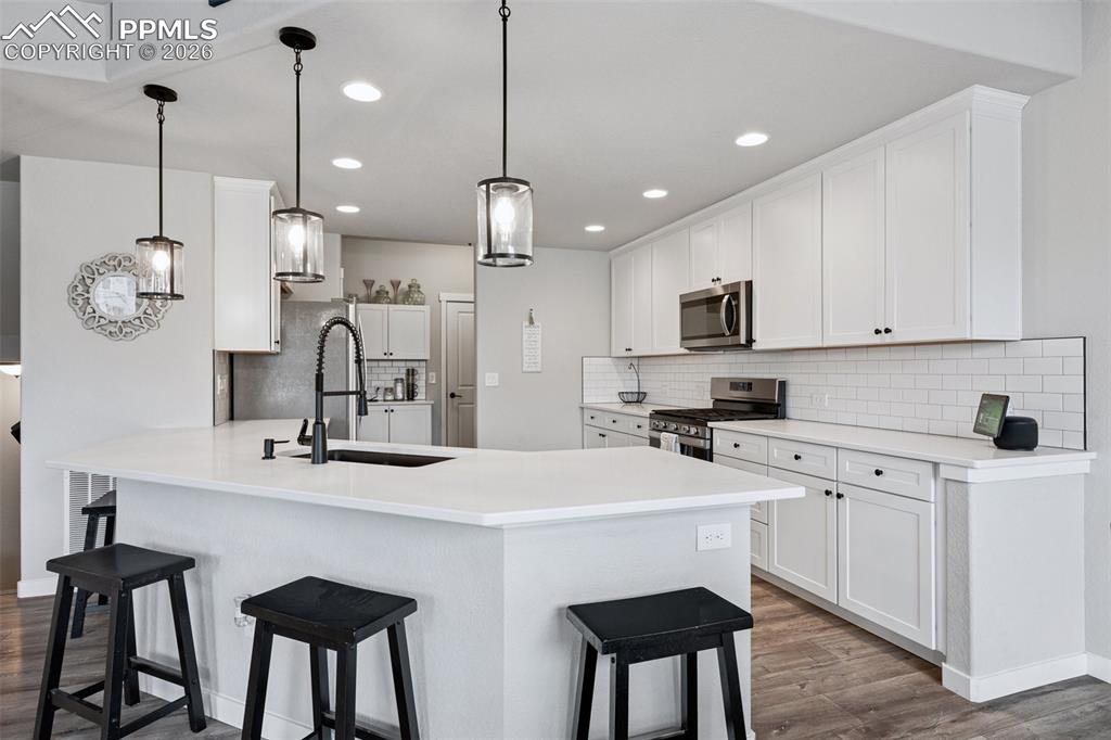 Breakfast Bar Seating at the Peninsula 