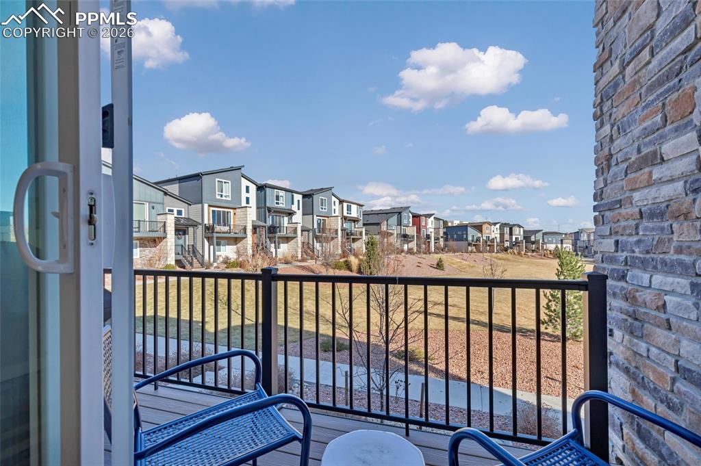 Walkout to deck: built in gas line - never carry propane for the grill again!