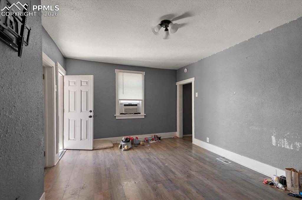 205 Cottonwood Street photo 2