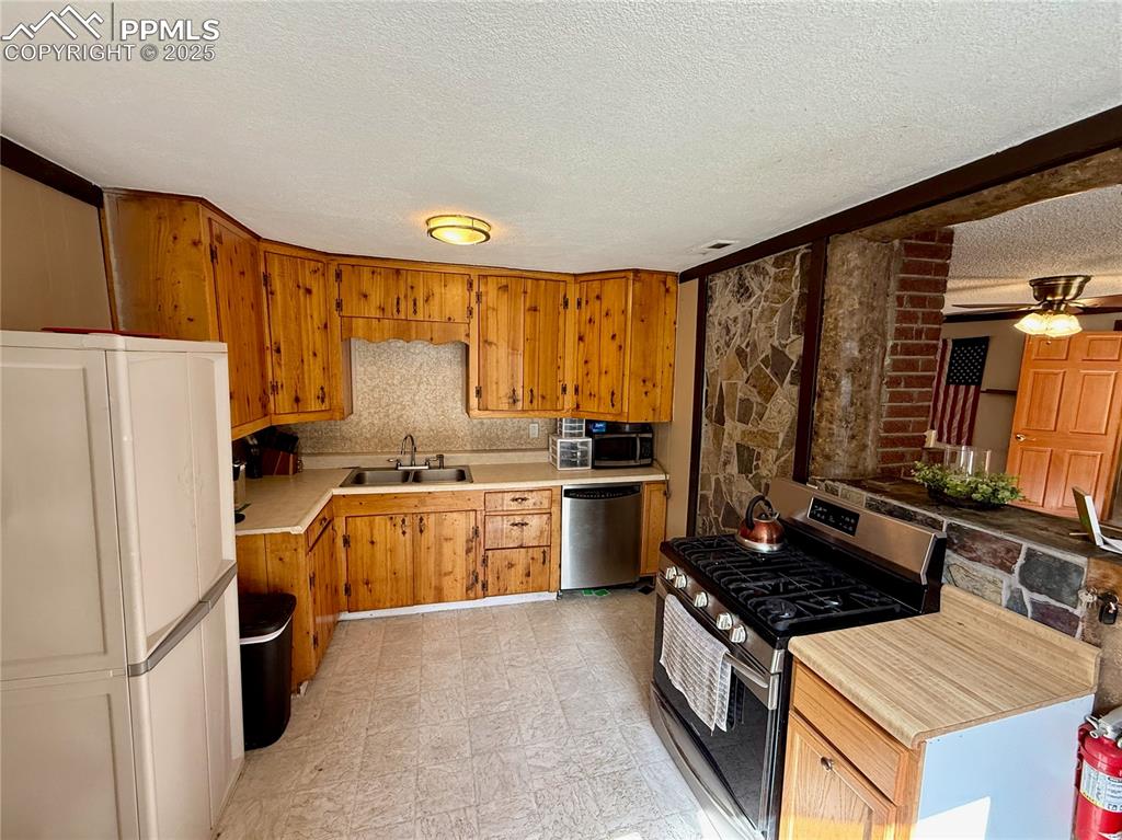 753 Will Stutley Drive photo 3