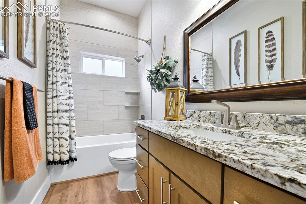 2nd Bathroom with Large Vanity for Counter Space and Shower/Tub Combo