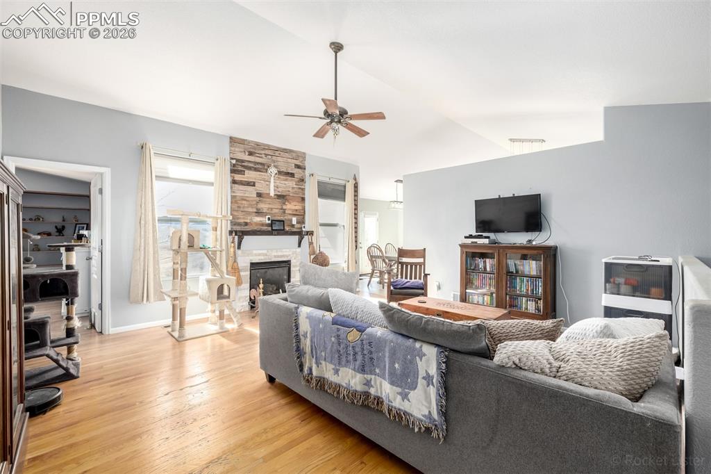 830 Winebrook Way photo 2