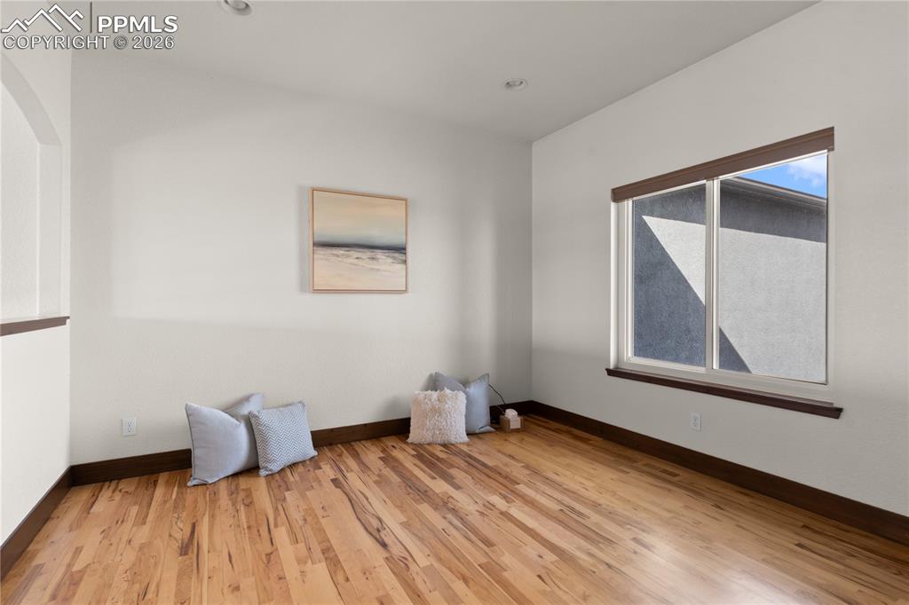 Main level office/flex space