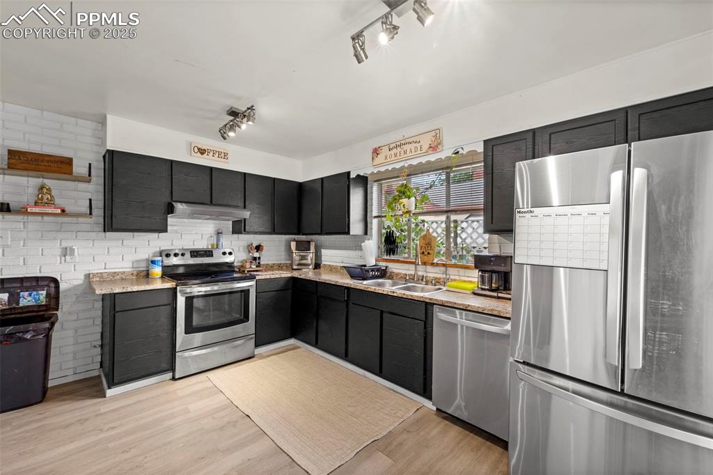 2616 N Grand Avenue photo 2