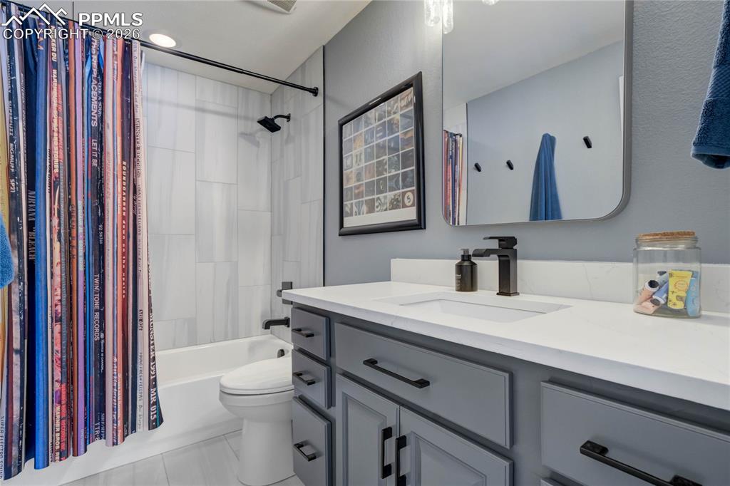 Lower level full bathroom.