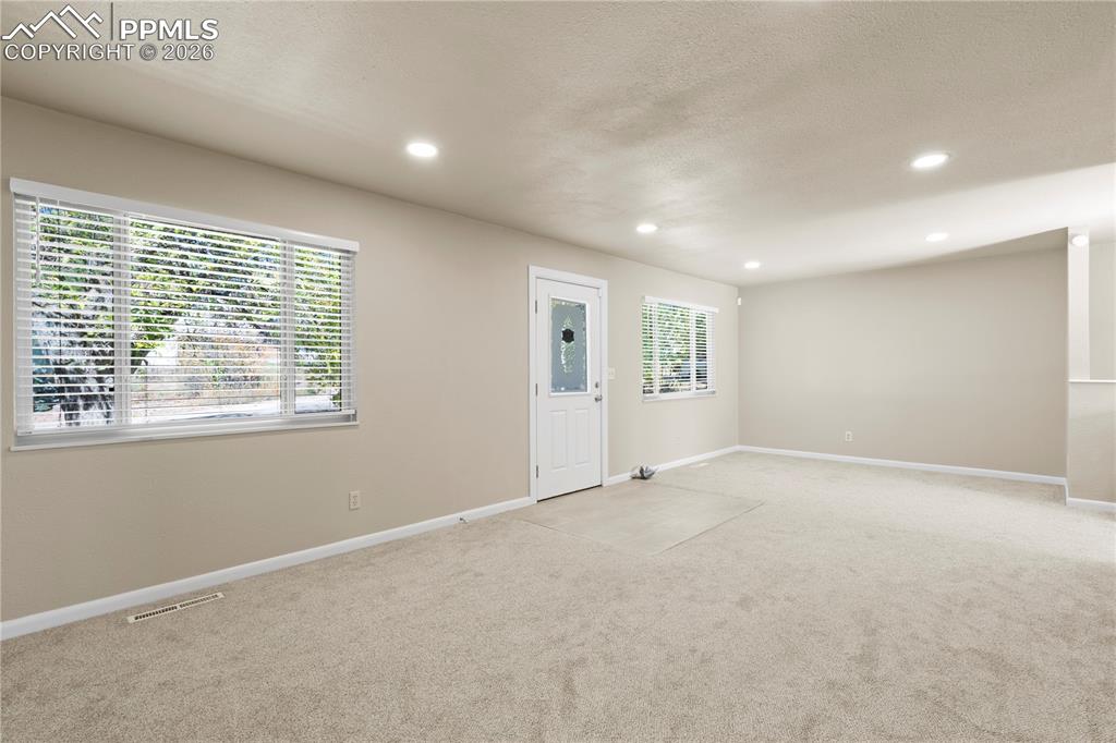 2855 El Capitan Drive photo 3