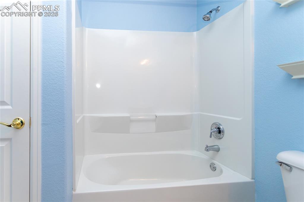 Basement full bathroom