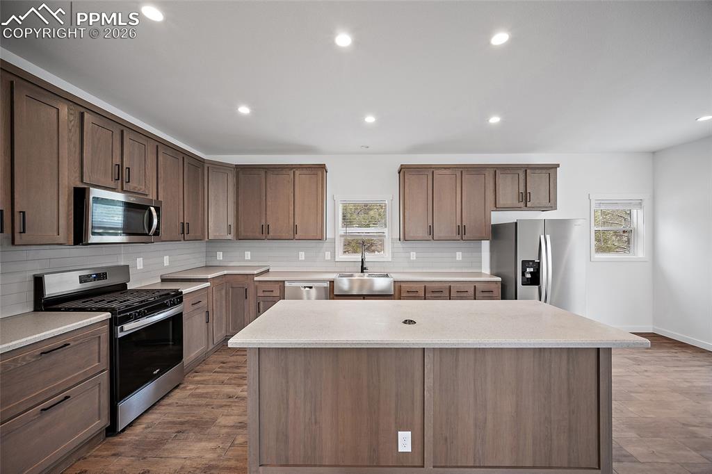 20 Apache Circle photo 3