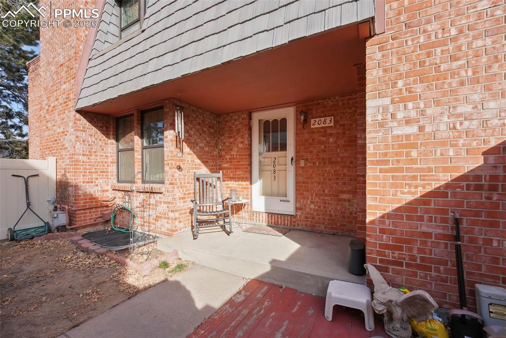 2083 Sussex Lane photo 2