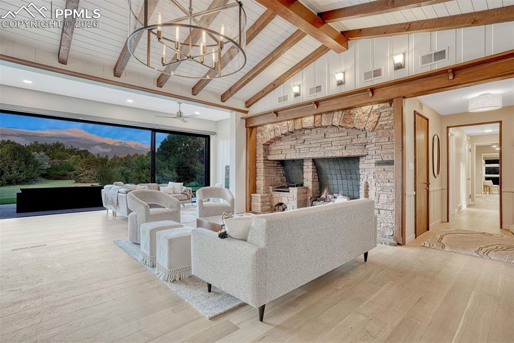 3440 Hill Circle photo 2