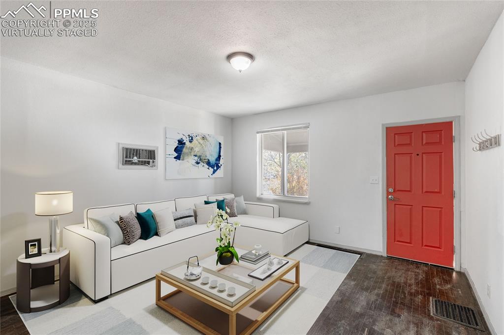 917 W 14th Street photo 3