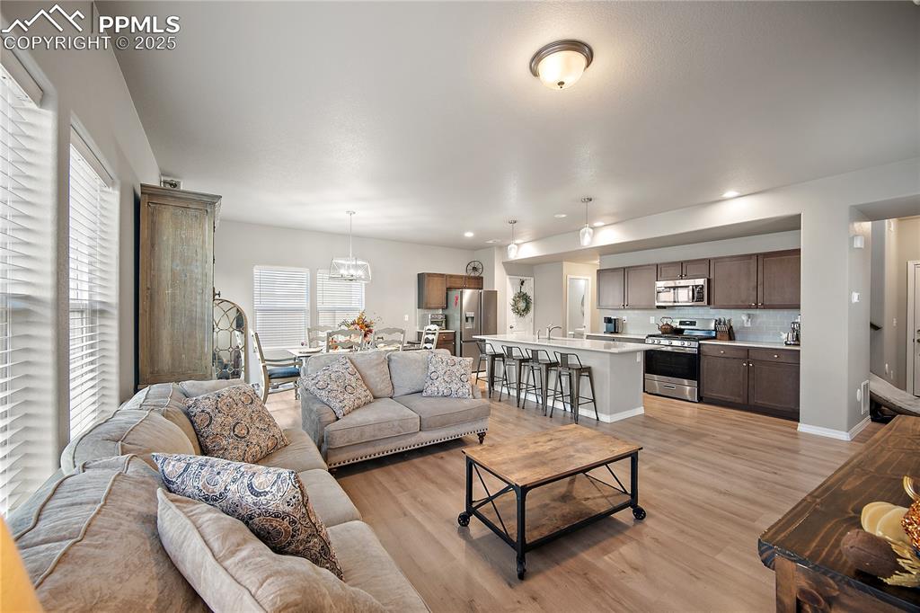 Easy to entertain family and friends. 