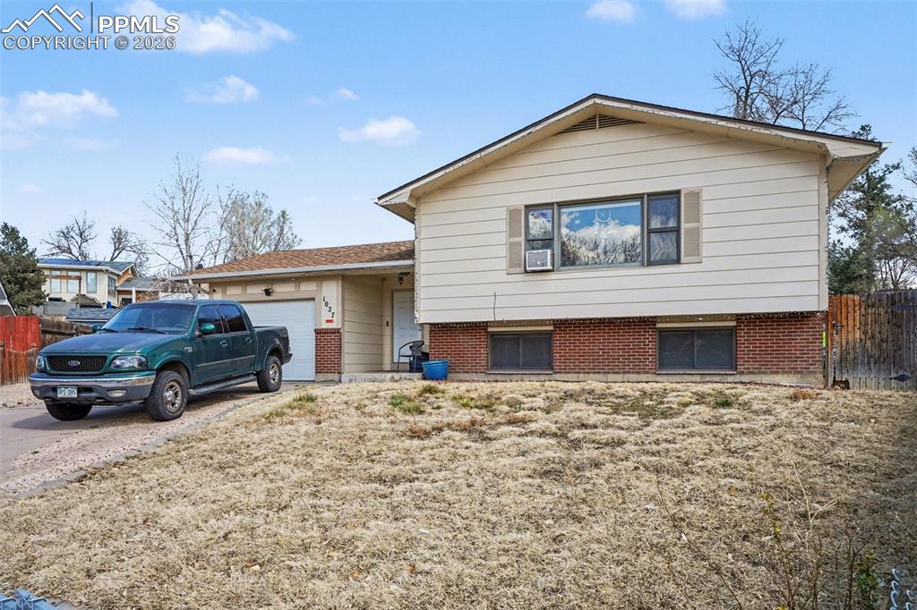 1027 De La Vista Lane photo 3