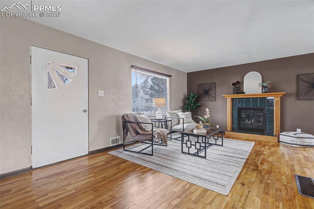 2415 W Uintah Street photo 3