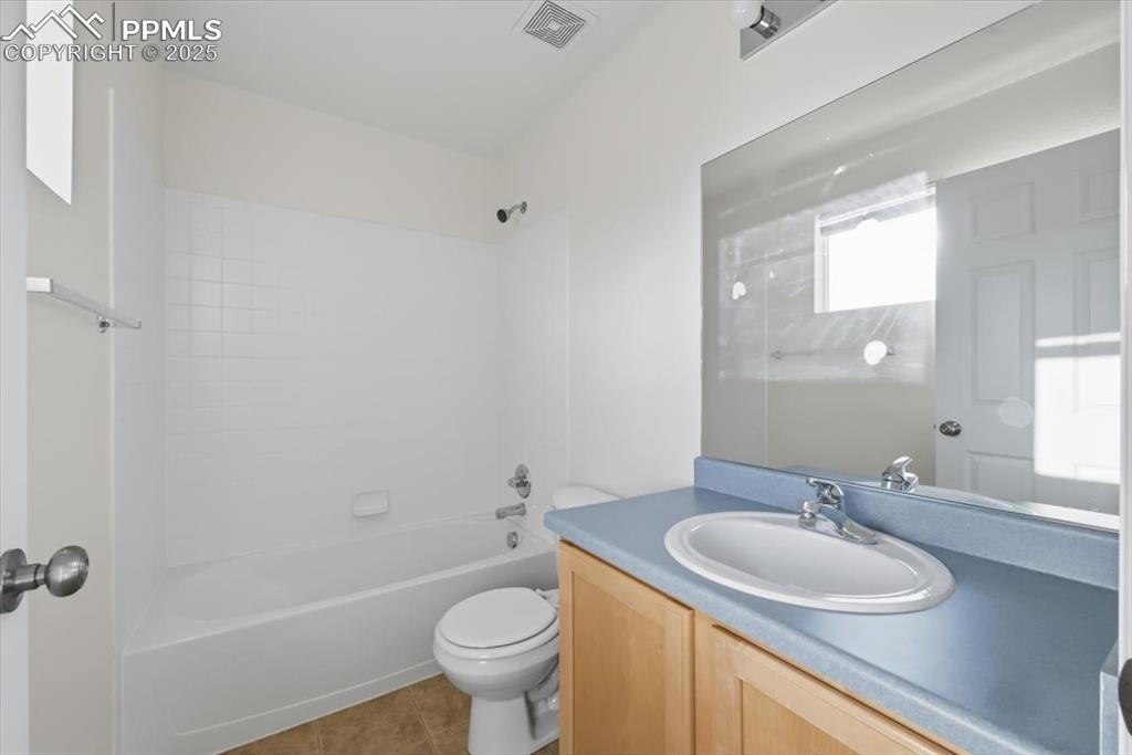 junior suite bathroom.