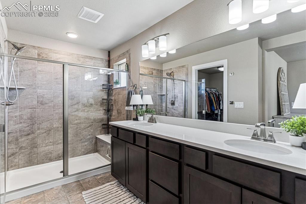 Primary Suite, Quartz countertops, Walk in Closet