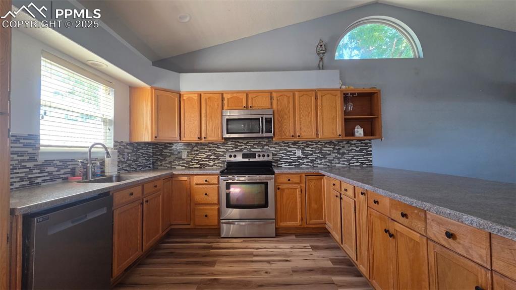 110 W Blakeland Drive photo 3