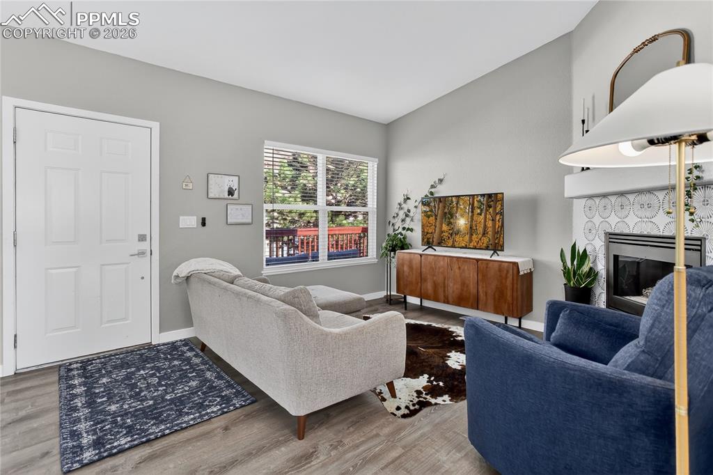 1945 Bristlecone Drive photo 2