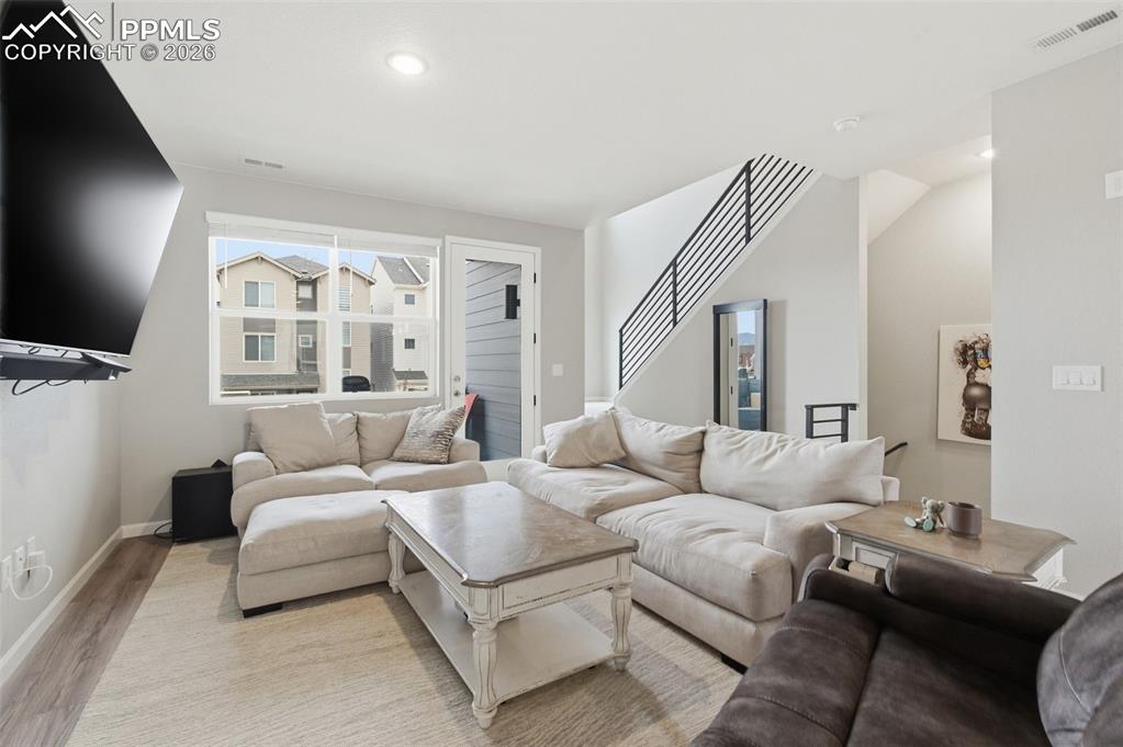 There's recessed lighting