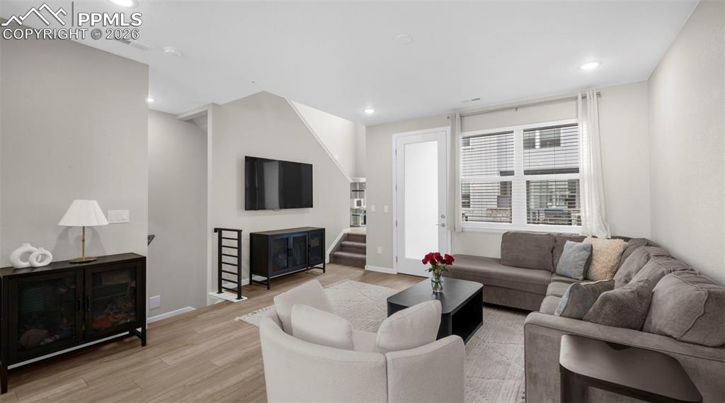 3460 Drumlin Grove photo 2