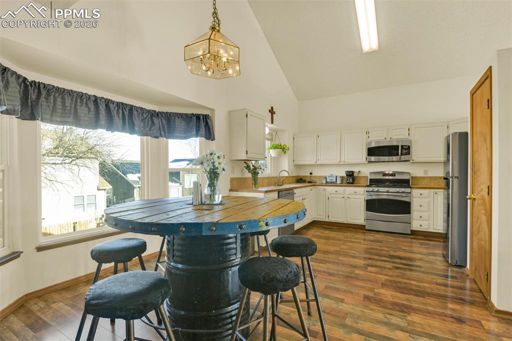 Kitchen with eat-in dining area.