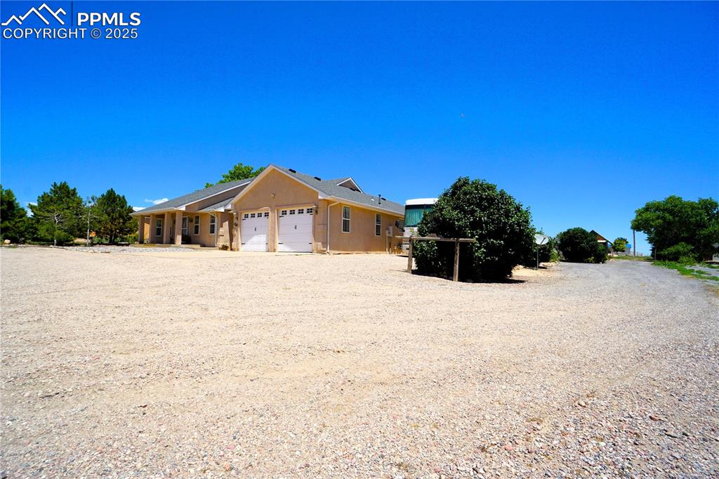 461 E Fredonia Drive