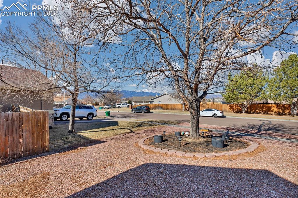 615 Sand Creek Drive photo 2